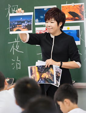 <b>《同一堂课》于丹远赴日本神户华侨学校海外开课，追溯校名唤醒文化认同</b>