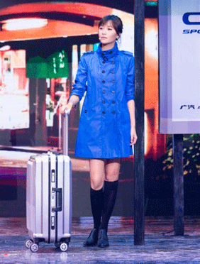 <b>徐静蕾暂别《跨界歌王》舞台，与王凯合唱《好久不见》已有预示？</b>