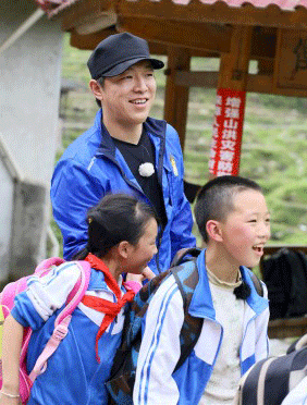<b>《极挑4》聚焦山区儿童  黄渤：情感的缺失比贫困更让人难受</b>