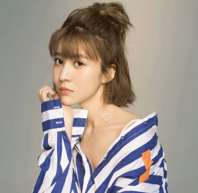 <b>《灵与肉》央八热播 罗莉娜抒写纯真同窗情</b>