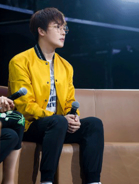 <b>刘维单曲获百校力挺 节目大飚土味情话引爆笑 </b>