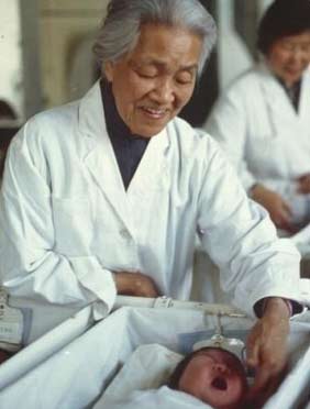 <b>榜样力量传承百年 医护人工匠精神守护万千生命</b>