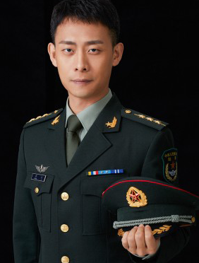 <b>张译独唱全军征兵曲 为征兵打call获人民日报肯定</b>