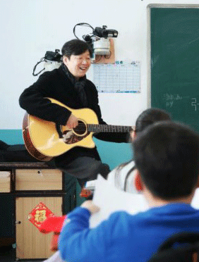 <b>《同一堂课》惊现张杰粉丝，老狼唱响校园经典《同桌的你》</b>