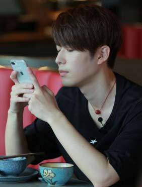 <b>光环下的《我家那小子》陈学冬，竟曾为赚学费熬夜打工？</b>