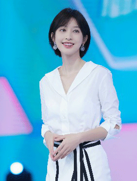 <b>张俪《疯狂衣橱》释放设计师气场   惊艳变身“萌妹子超模”</b>