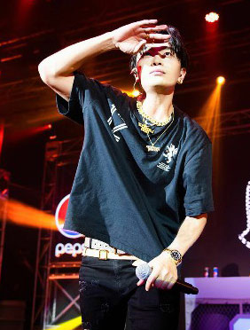 <b>《中国新说唱》人气选手见面会首场震撼开唱，多位rapper火力全开带来经典曲目</b>