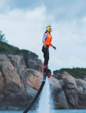 <b>《我家那小子》收官陈学冬玩飞龙 花式跳海爆笑全场</b>