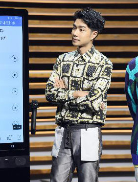 <b>袁成杰金曲捞化身守护团团长 爆料薛之谦喝多了竟然做出这种事</b>