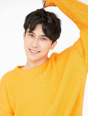 <b>演员西尔扎提登《一站到底》 热心暖男不忘帮助家乡孩子</b>