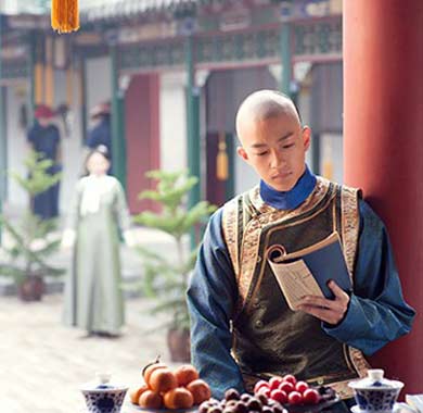 <b>屈楚萧《如懿传》上线 五阿哥开启恋爱宫斗模式</b>