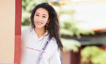 <b>苗圃新街拍深秋送暖 放肆笑容不惧寒凉</b>