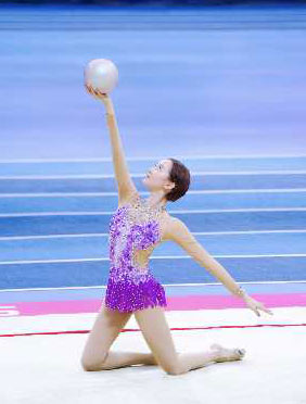 <b>《超新星全运会》陈小纭艺术体操登热搜 网友高呼：跳的太美了！</b>