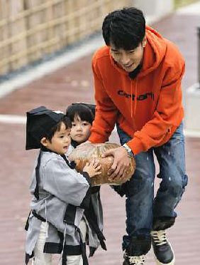 <b>张丹峰接连“被”罚站 《爱上幼儿园》开启国学之旅</b>