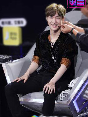 <b>《即刻电音》张艺兴问懵冯提莫，严苛尚雯婕首送“无可挑剔”</b>