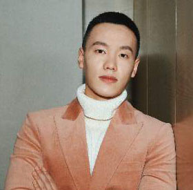 鬼马少年翟宇佳出席时尚