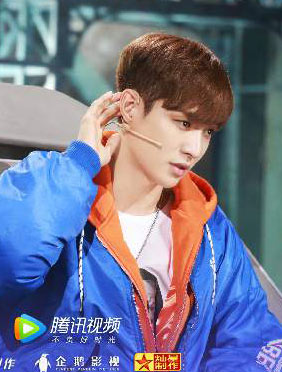 <b>《即刻电音》制作人团队突围战“残酷”升级 冯提莫“粉红来袭”张艺兴赞其</b>