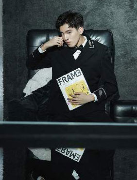 <b>《声入人心》舞台少年蔡尧终养成 绅士亮相音乐会唱响《天边》</b>