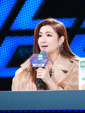 <b>《以团之名》公演热燃开场 Selina暖心鼓励助力新生</b>