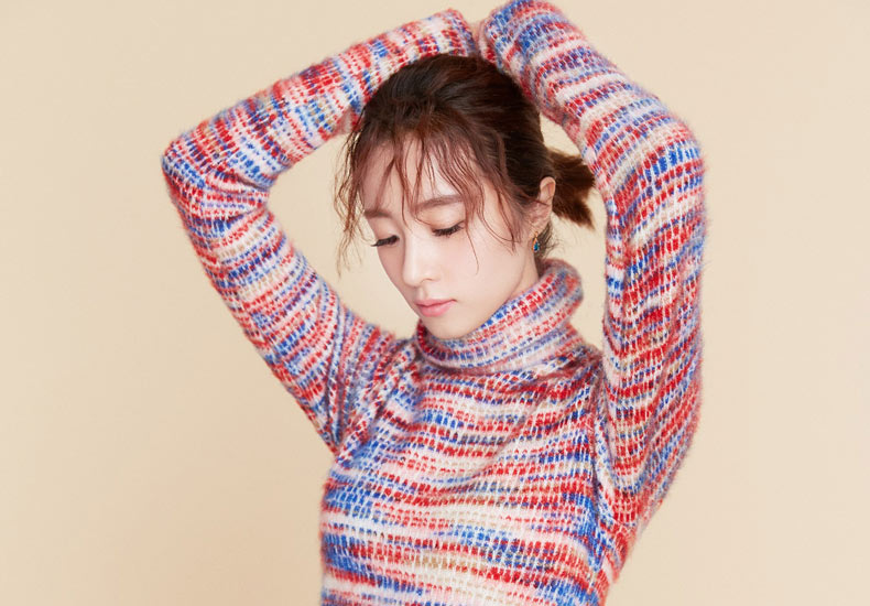 明媚少女的冬日巧搭 胡冰卿新写真温暖随性 
