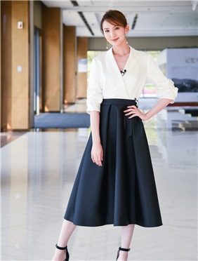 <b>《人生加减法》明日开播 王婉霏竟真情告白惹哭校长刘畊宏？</b>