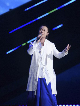 <b>戴荃受邀北京大学生电影节表演嘉宾  精湛唱功令群星大饱耳福</b>