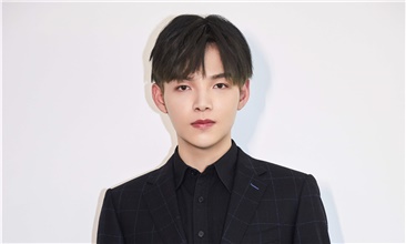 <b> 赞赞新时代荣耀盛典 朱星杰获青春榜样奖</b>