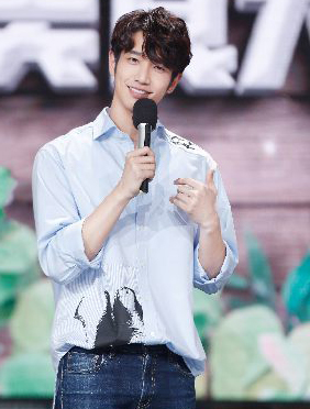 <b>刘以豪内地综艺首秀 浪漫来袭共谱美食情缘</b>