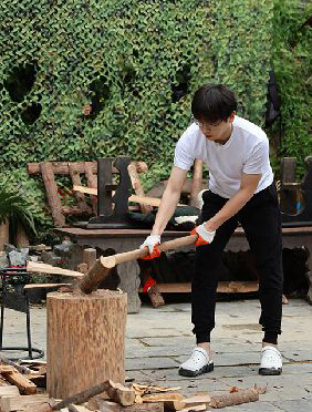 <b>彭昱畅勇敢再战爆米花 屡战不服解锁新技能</b>