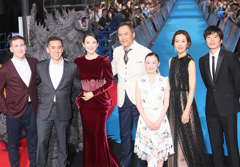 《哥斯拉2：怪兽之王》日本首映礼哥斯拉“出没”  章子怡气场十足成全场焦点