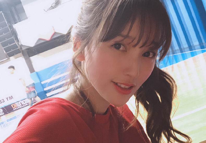  金莎“游ne王子”上身！齐刘海篮球girl超显嫩