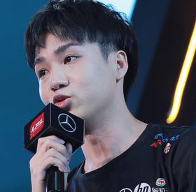 LPL赛场被偶遇 李歌洋Letme合体打破次元壁