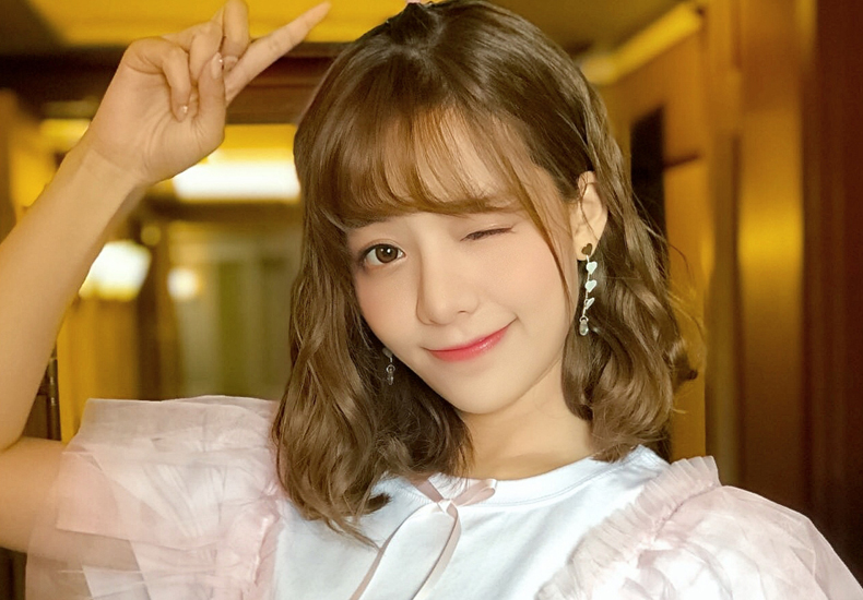 董芷依变身“电竞小魔女”亮相活动 软萌少女实力吸睛