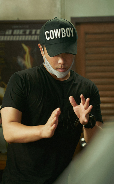 电影《误杀》曝幕后工作照 陈思诚柯汶利聚焦类型片新探索