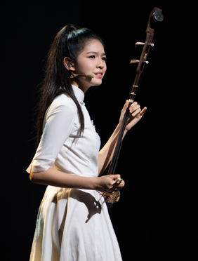 <b>陈依妙陈军陈耀星三代同台《巅峰之夜》放大招 邓男子火力全开力争巅峰奖杯</b>