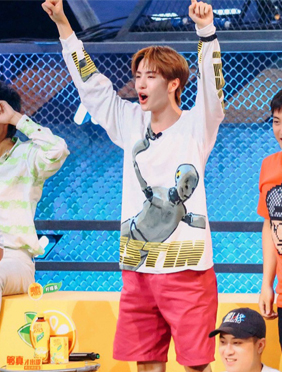 <b>《极限青春》硬核团战  王一博二度逆袭反杀 程潇摔板泪崩   </b>