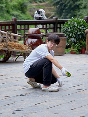 <b>彭昱畅深夜谈心畅聊人生 化身蘑菇屋才艺担当</b>