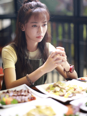 <b>吴谨言新剧甜蜜升级 元气少女明媚出击</b>