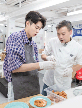《中餐厅3》夸夸群模式再