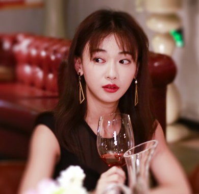 <b>吴谨言《答案》持续热播 清新灵动“小鹿妆”网络热捧</b>