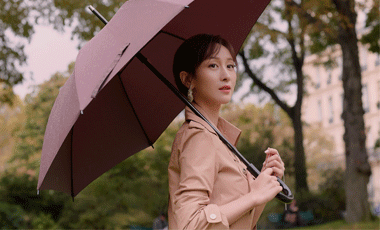 <b>演员练练受邀出席巴黎时装周 多套look自如转换魅力</b>