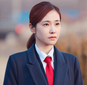 <b>魏允熙亮相《步步为营》首映礼 大银幕法官敬畏公正</b>