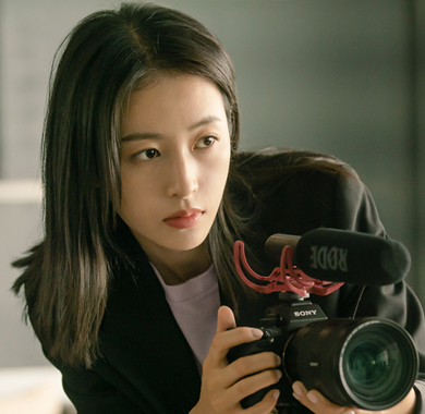 <b>《最酷的世界》首曝角色剧照   周雨彤王东李宏毅开启都市成长治愈之旅</b>