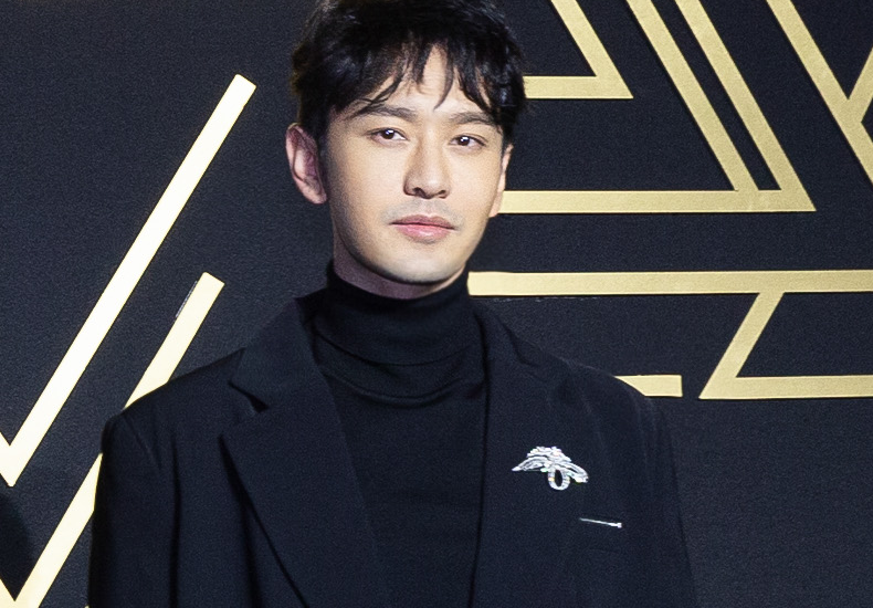 黄晓明获年度节目之星  注重公益呼吁关爱空巢老人