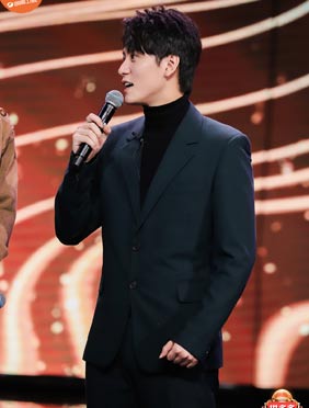 <b>何冰秦俊杰排练《东成西就》狂飙陕西话   连线胡军“刺探敌情”</b>