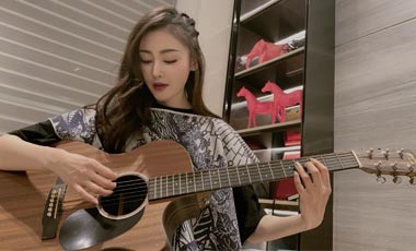 <b>张天爱宅家抗疫行动 健身测评美食技能满满</b>