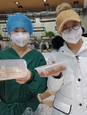 <b>《亲爱的，来吃饭》连线武汉一线工作者，弘扬中国味道传递中国力量</b>