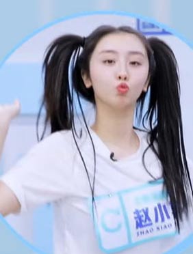 <b>赵小棠《恋爱循环》舞台被迫可爱   表情管理在线登上热搜</b>