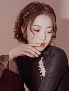 <b>许诗茵个人古风单曲《新装》来袭 细腻歌声吟唱深情眷恋</b>