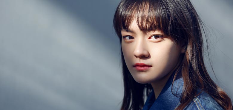 文淇牛仔衣清爽出镜！怼脸照眼神有戏